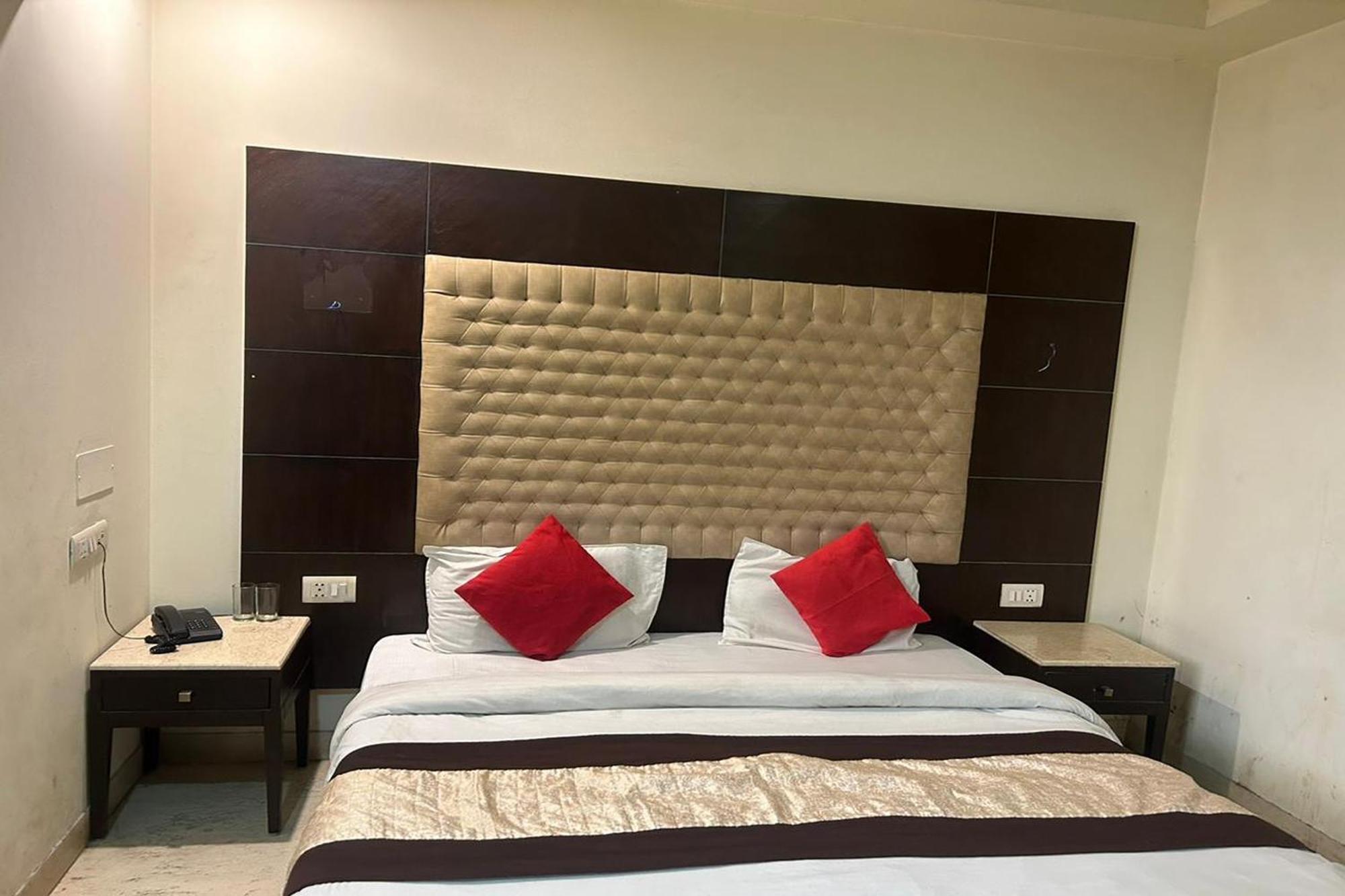 The Metropolis Guest House Near Rk Ashram Metro Station New Delhi Exterior photo